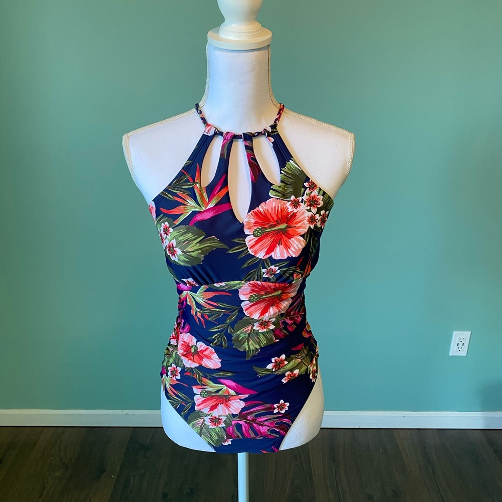 One piece bathing suit